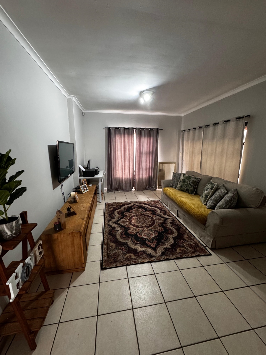 2 Bedroom Property for Sale in Jagtershof Western Cape